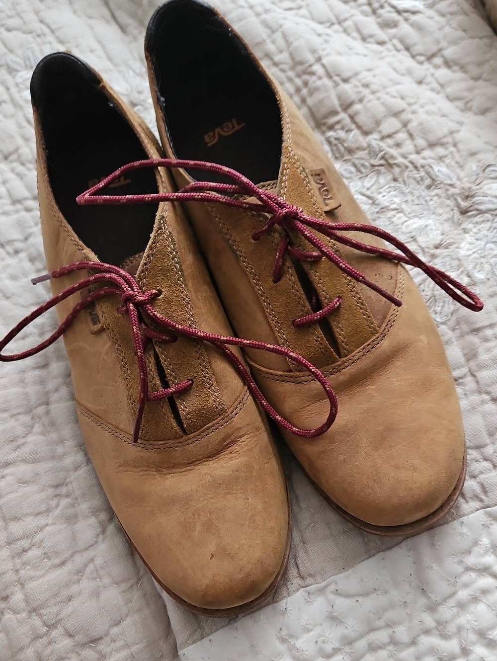Teva Women's Tan Leather Lace-Up Flats with Burgundy Laces